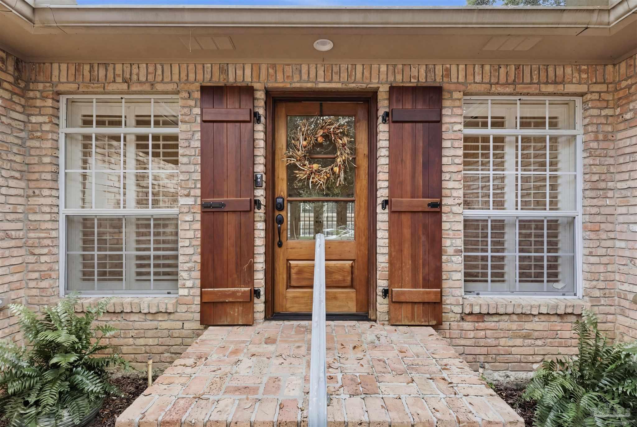 2437 West Bayshore Road Gulf Breeze, FL 32563 - Photo 9 of 62 a view of entrance