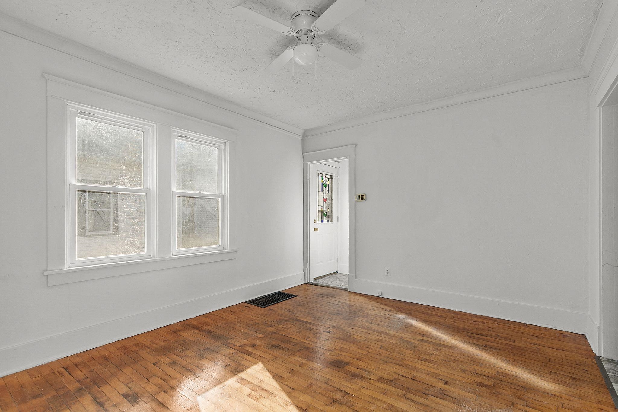 508 Tayco Street Menasha, WI 54952 - Photo 2 of 34