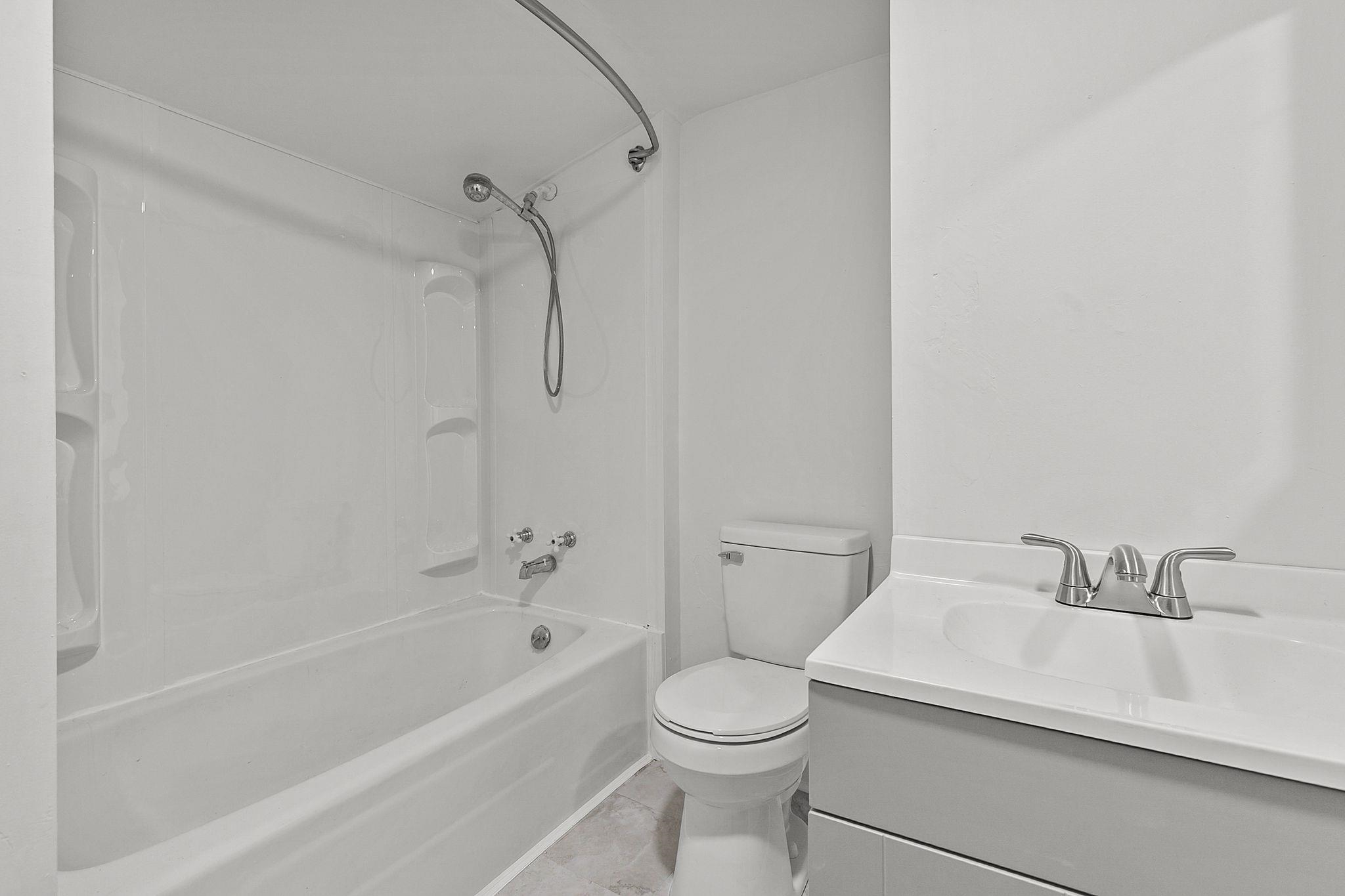 508 Tayco Street Menasha, WI 54952 - Photo 23 of 34