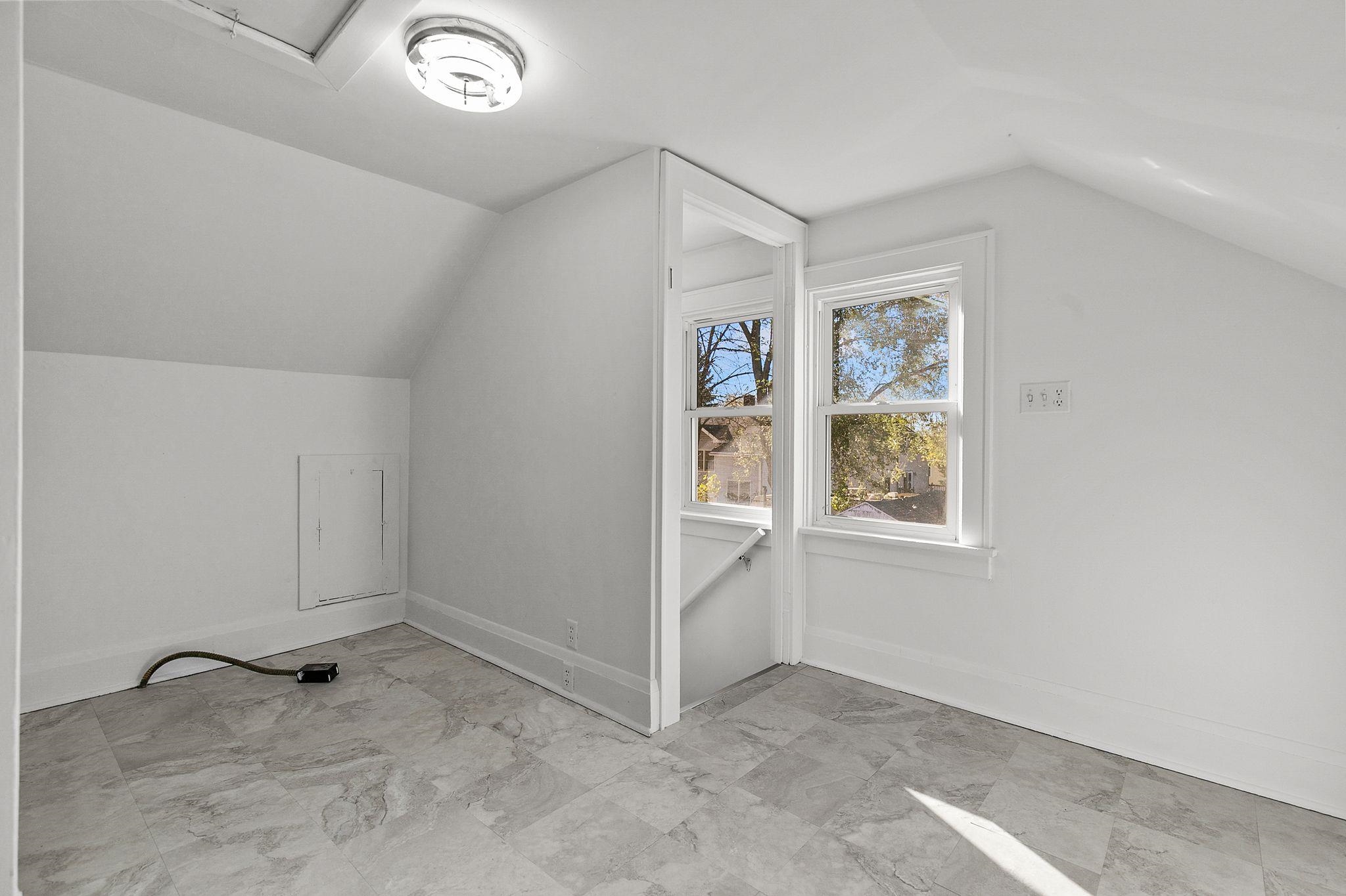 508 Tayco Street Menasha, WI 54952 - Photo 25 of 34