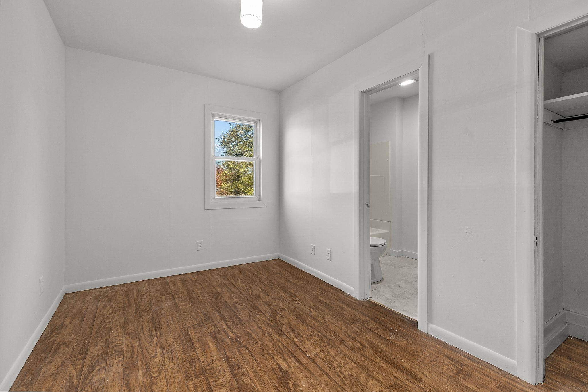 508 Tayco Street Menasha, WI 54952 - Photo 8 of 34