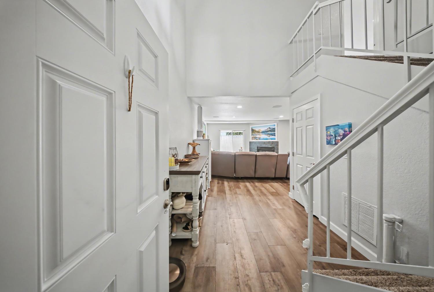 216 Tiffany Circle Ripon, CA 95366 - Photo 4 of 26