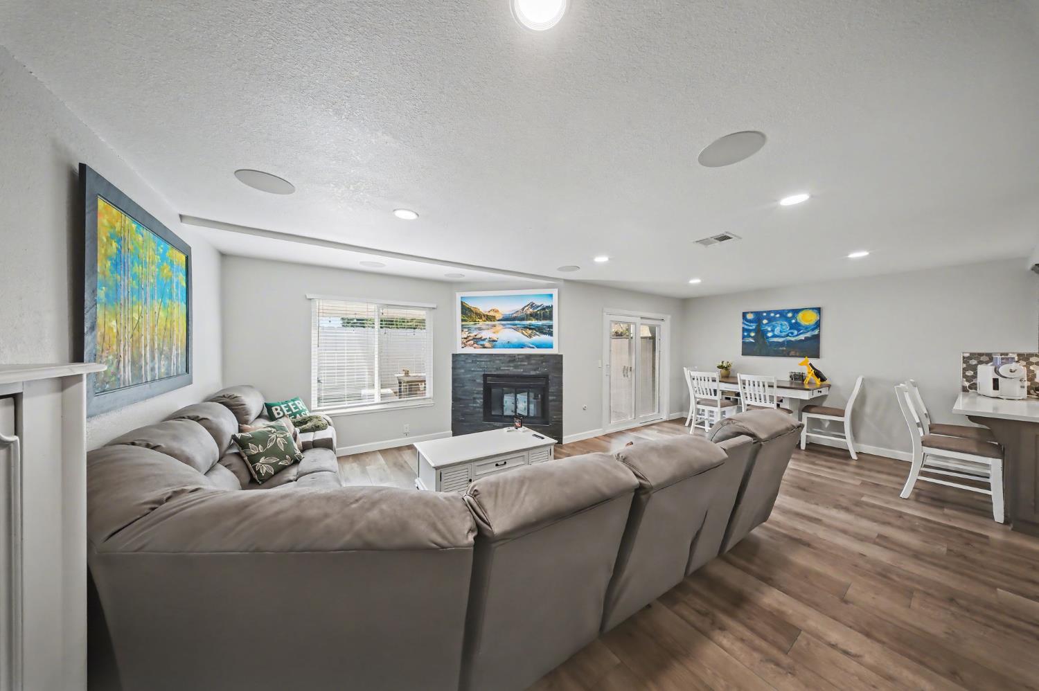 216 Tiffany Circle Ripon, CA 95366 - Photo 5 of 26