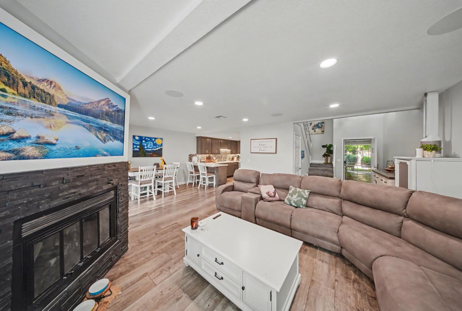 216 Tiffany Circle Ripon, CA 95366 - Photo 7 of 26