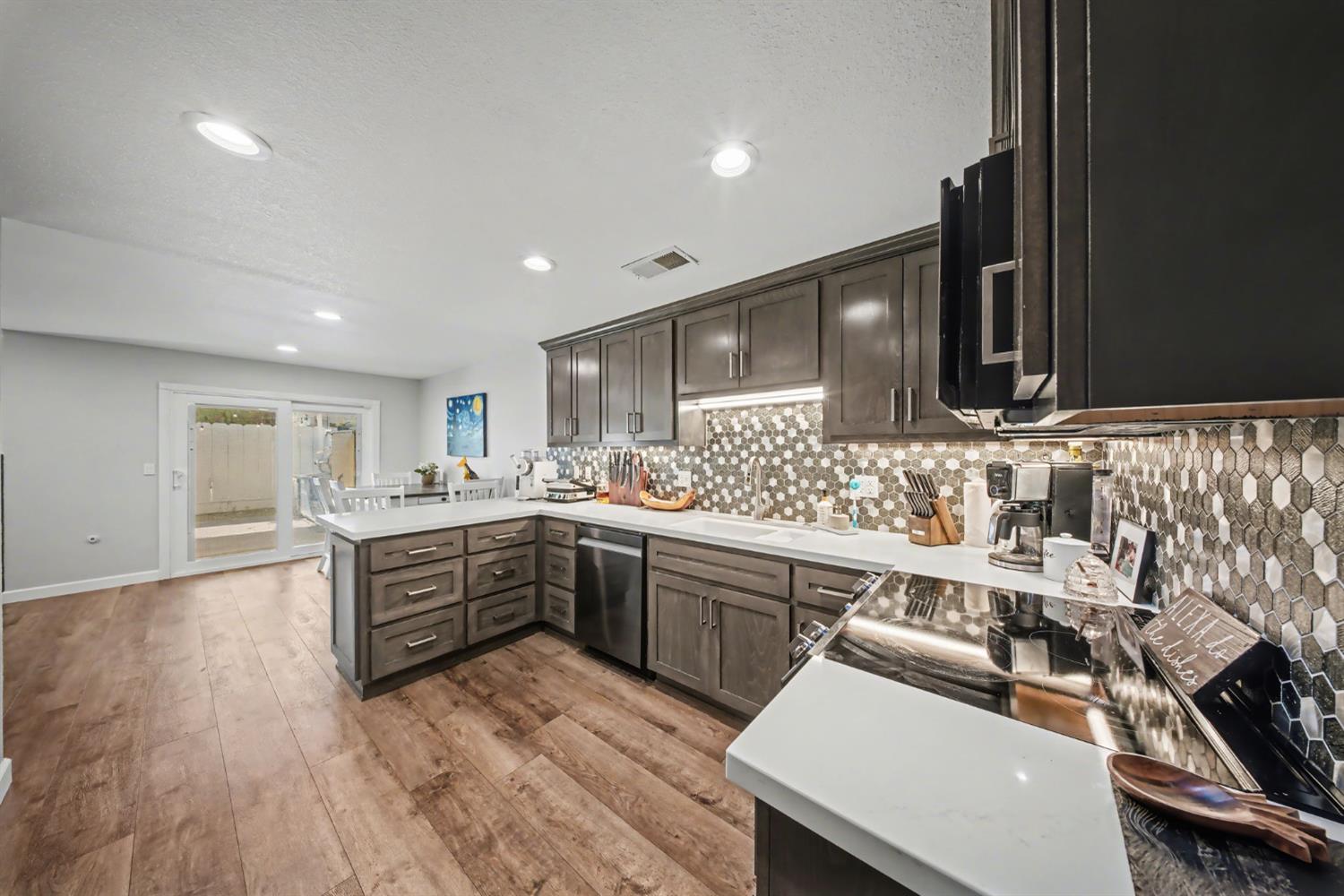 216 Tiffany Circle Ripon, CA 95366 - Photo 9 of 26