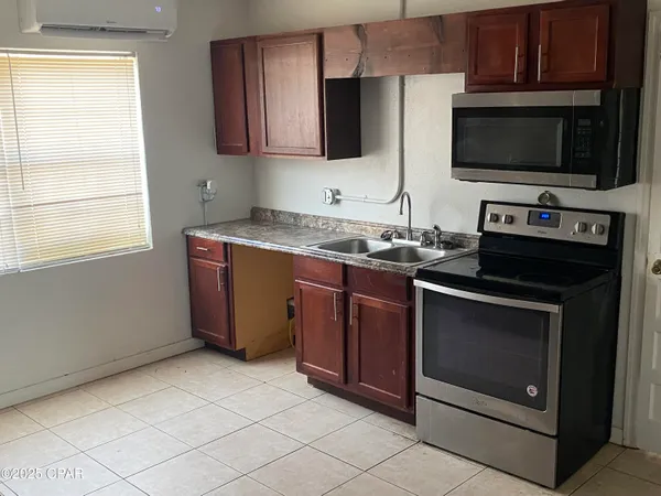 $275,000 | 6920 Florida Street, Grand Ridge, FL 32442