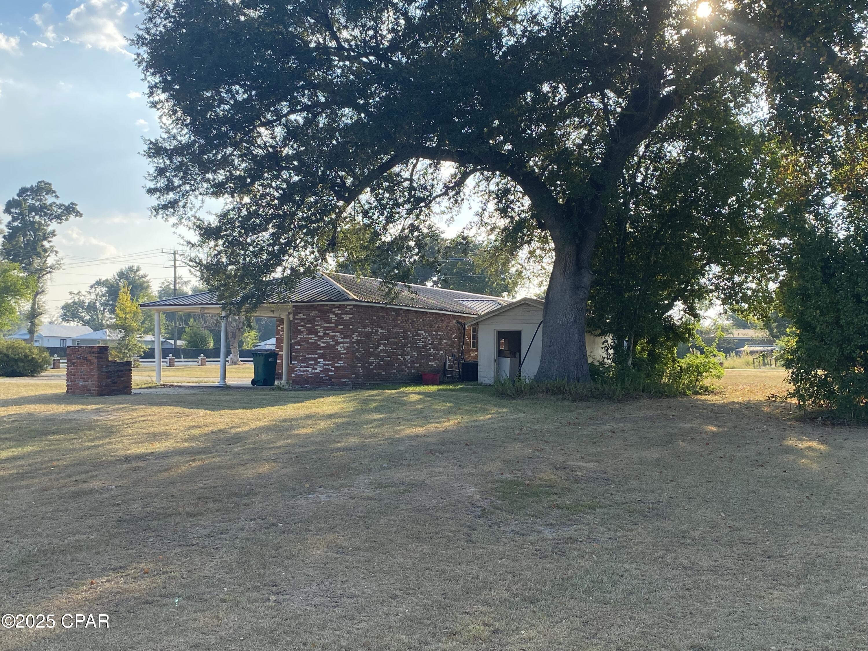 6920 Florida Street Grand Ridge, FL 32442 - Photo 8 of 22