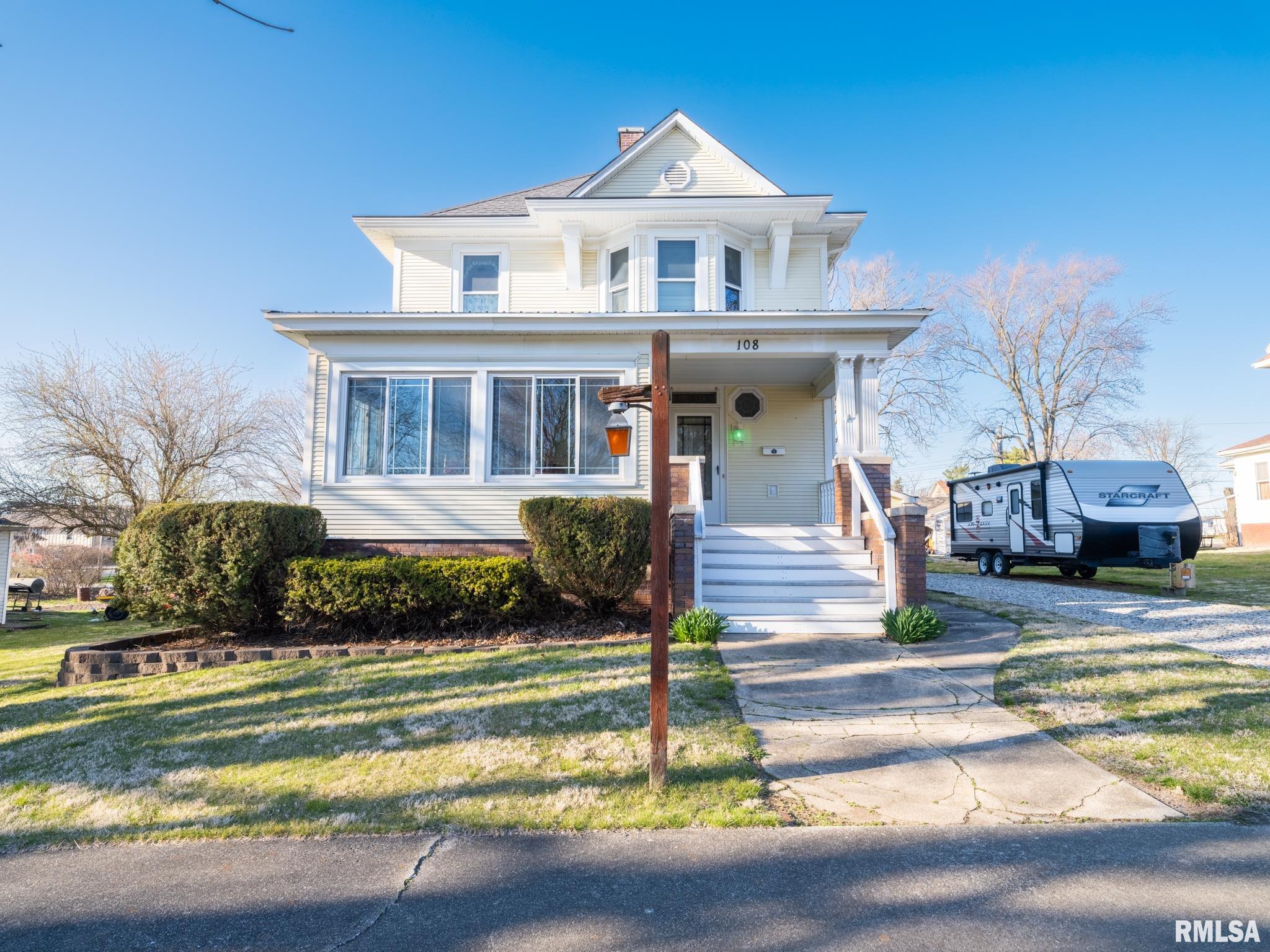 108 West Woodford St