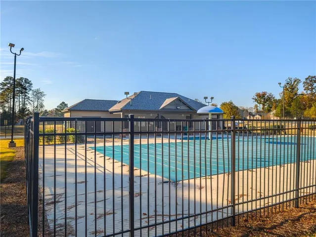a view of a tennis court
