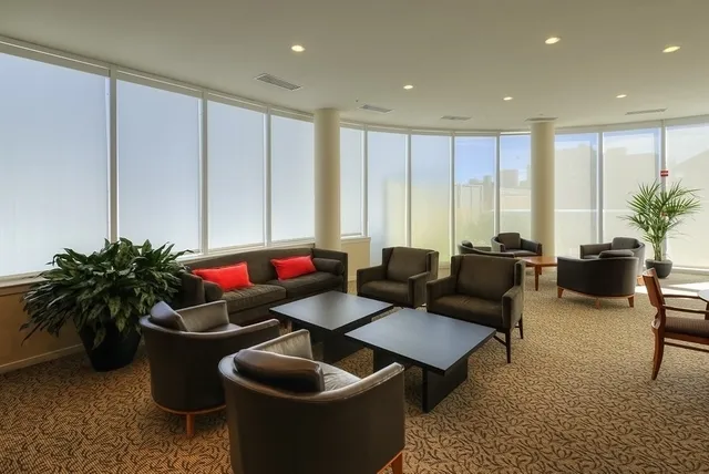 $2,950 | 807 Davis Street, Unit 1308, Evanston, IL 60201