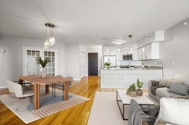 $2,950 | 807 Davis Street, Unit 1308, Evanston, IL 60201