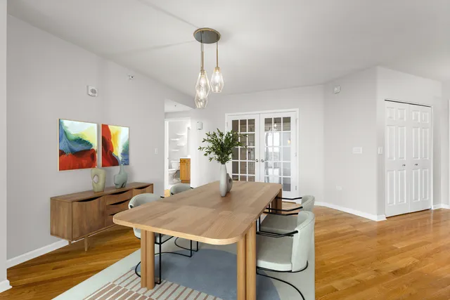 $2,950 | 807 Davis Street, Unit 1308, Evanston, IL 60201