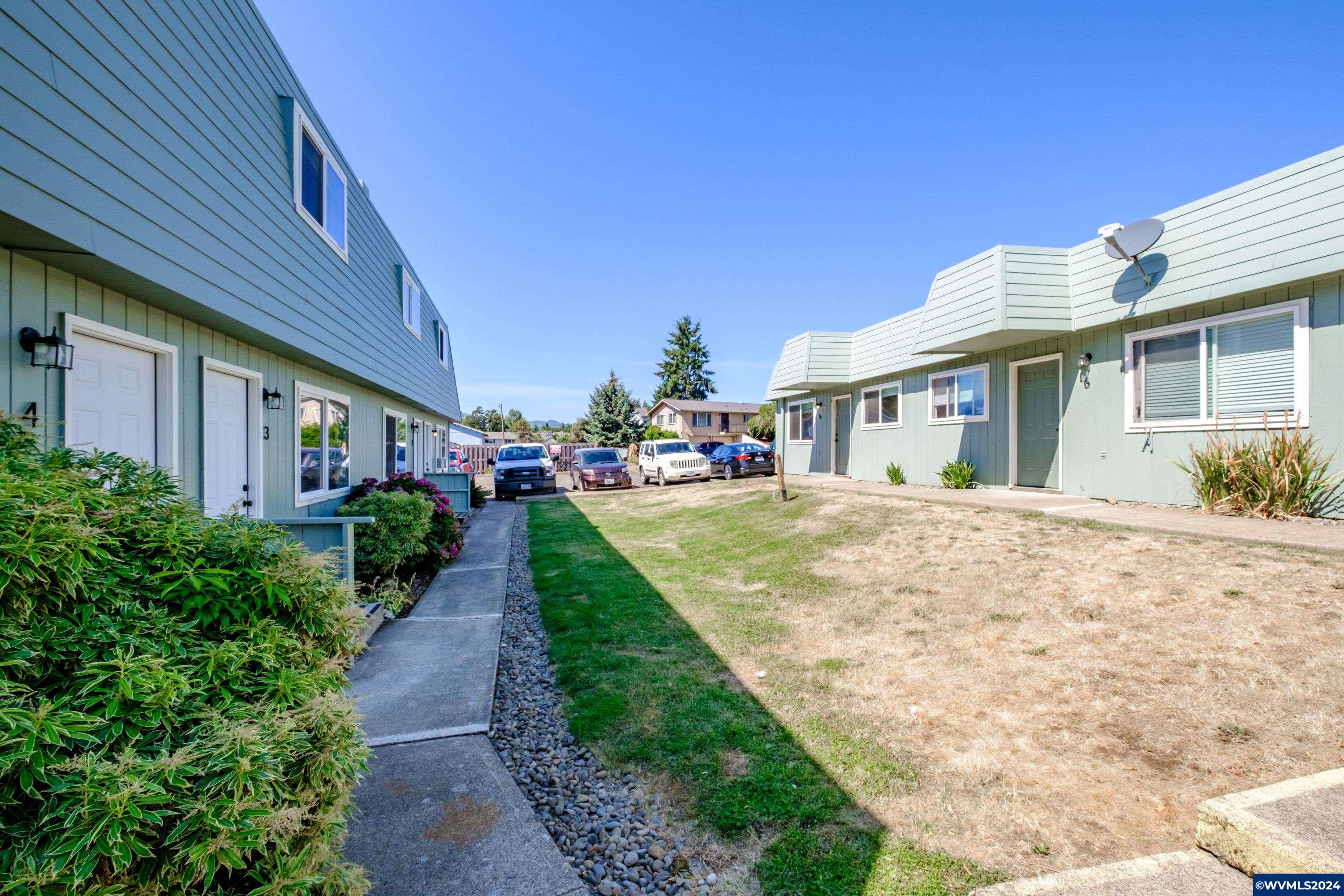 175 Northeast Fern Court Dallas, OR 97338 - Photo 3 of 25