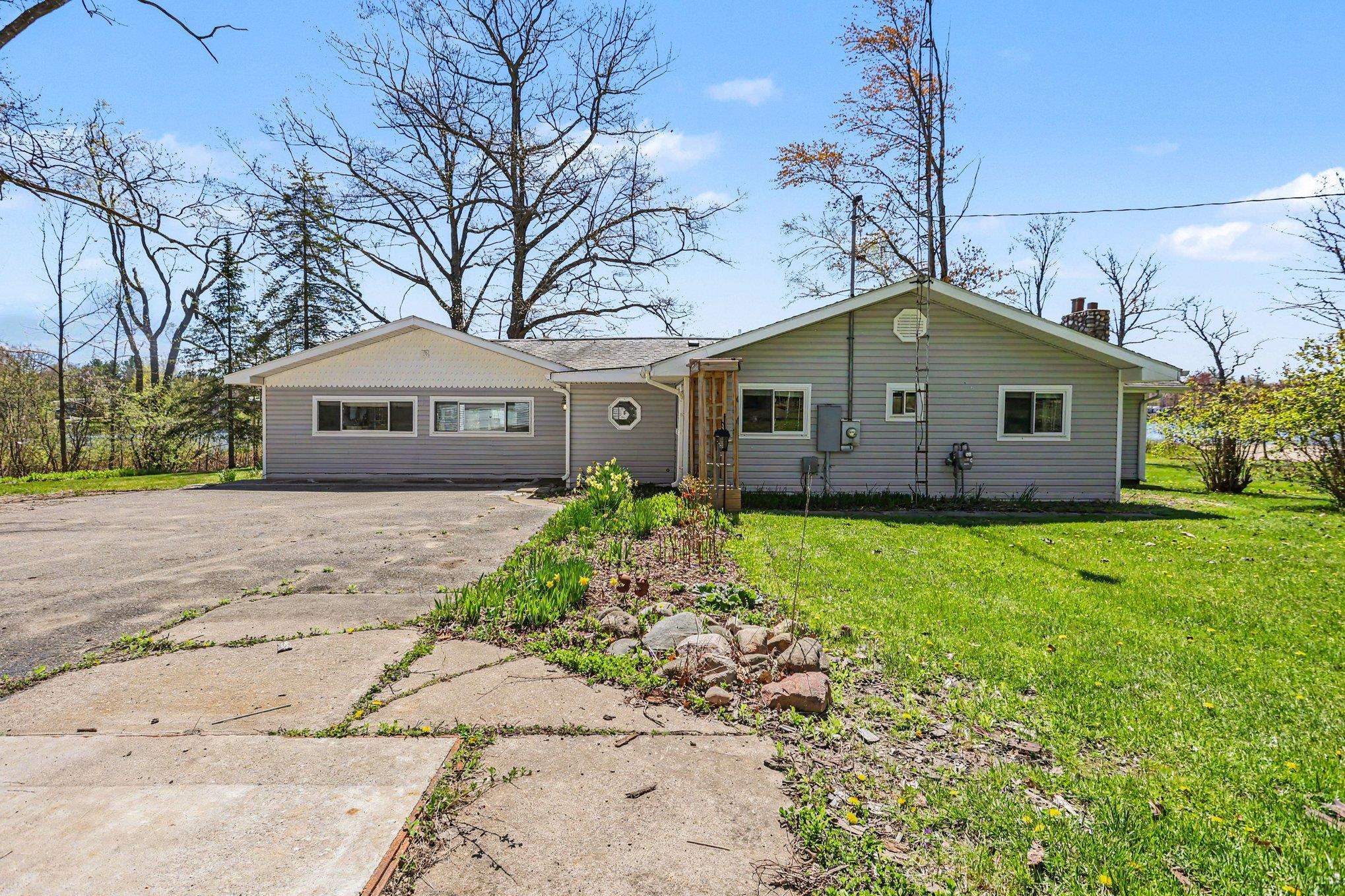 8101 Long Lake Road Hale, MI 48739 - Photo 3 of 41