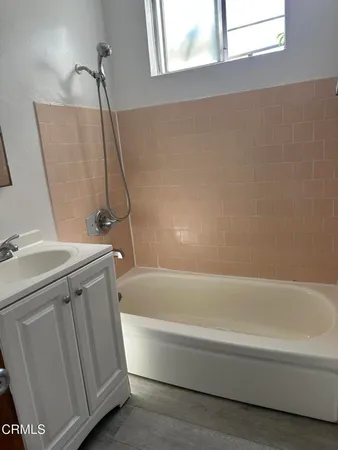 $2,325 | 1650 West 209th Street, Unit 6, Torrance, CA 90501