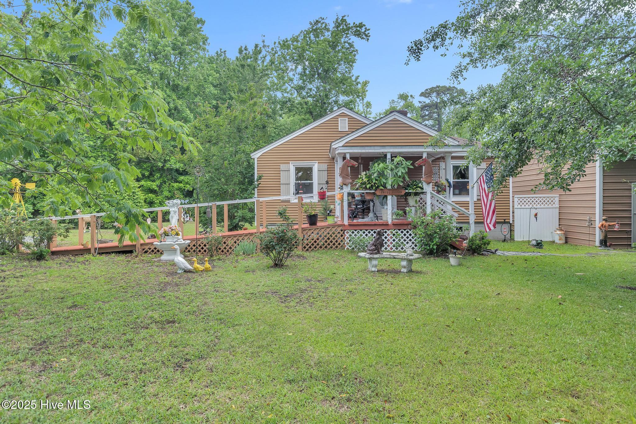 2601 Mayberry Loop Road Morehead City, NC 28557 - Photo 1 of 39 IMG_0879