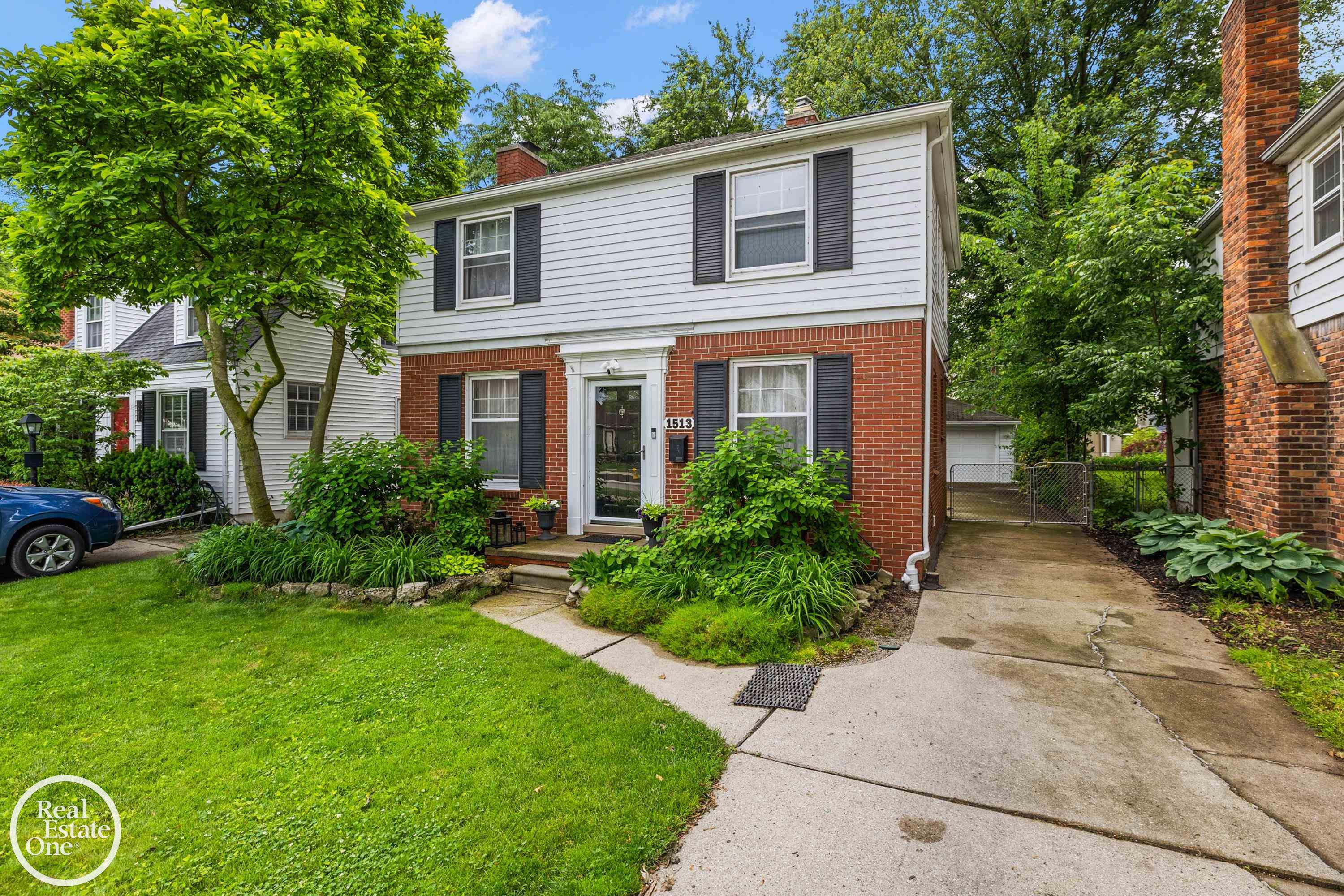 1513 Roslyn Road Grosse Pointe, MI 48236 - Photo 36 of 36 50144102-208f99d9-6a8d-4475-b03a-2871887d7087.JPG