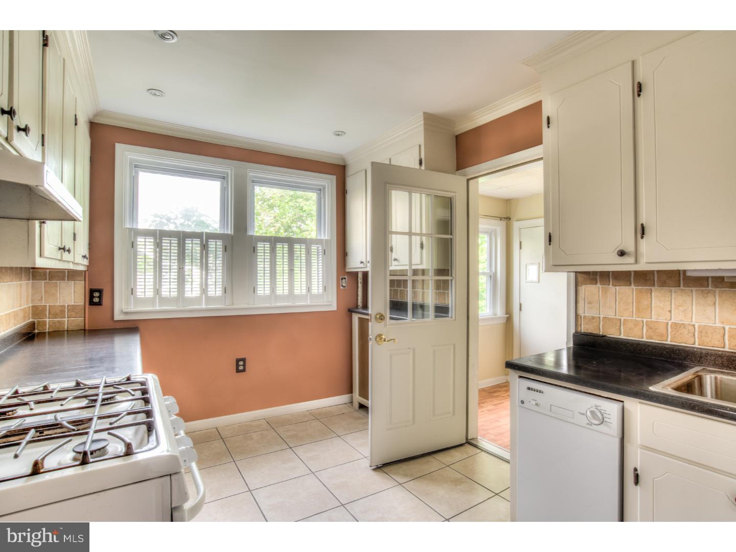 607 Nutt Road Phoenixville, PA 19460 - Photo 8 of 18 Kitchen