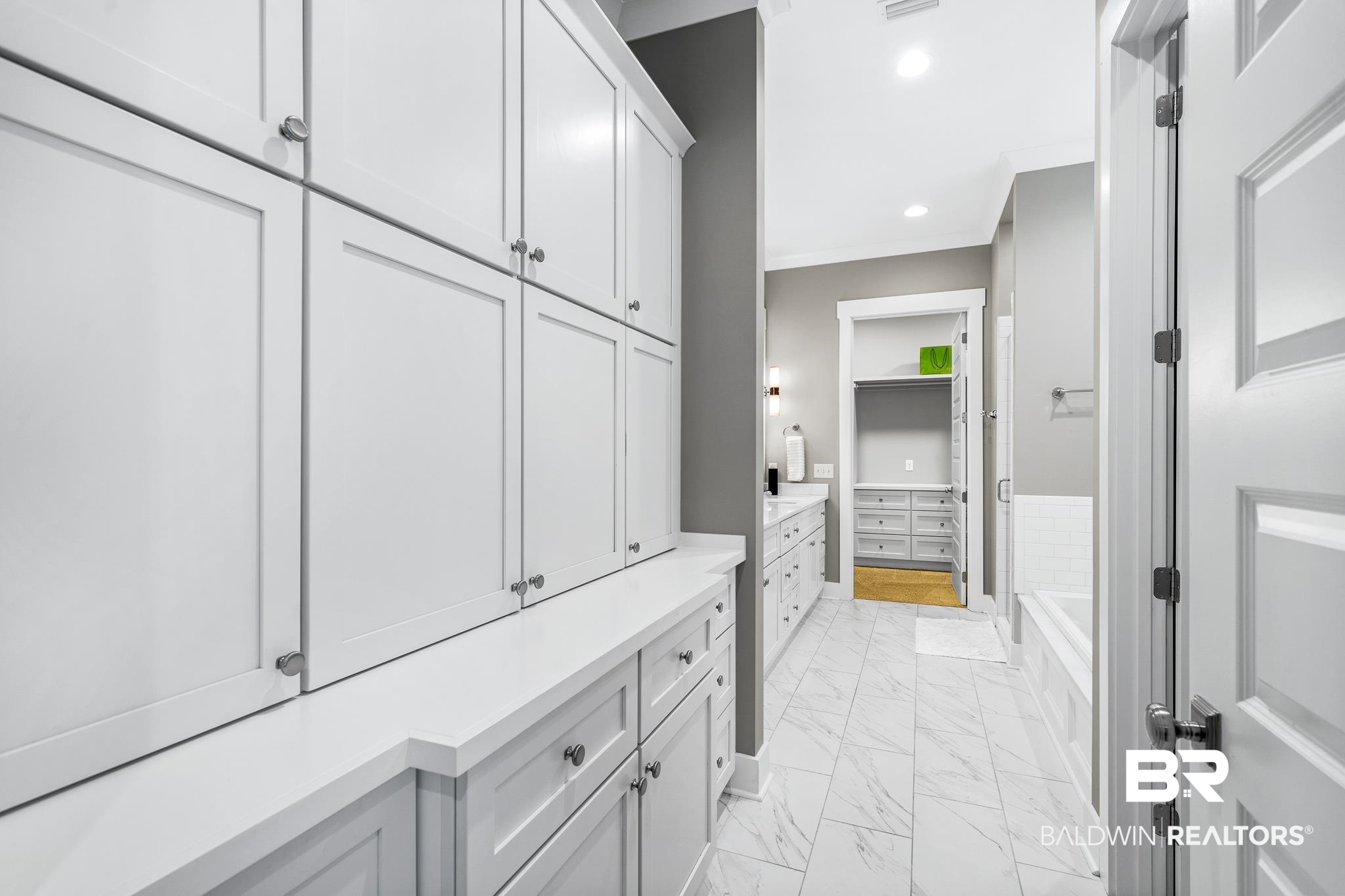 471 Colony Drive Fairhope, AL 36532 - Photo 21 of 39 Primary Bath Entryway