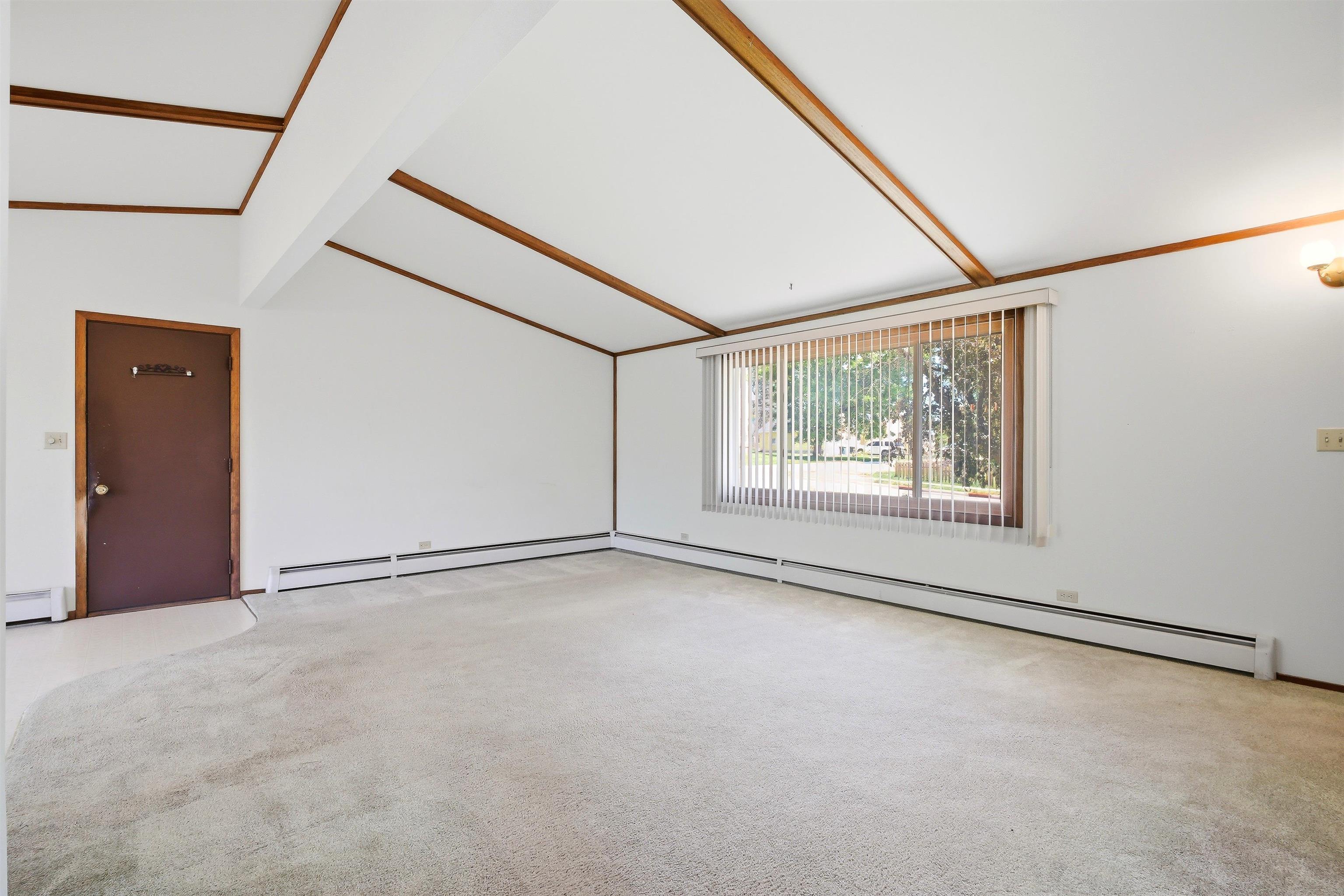 406 Hamburg Street Ripon, WI 54971 - Photo 10 of 25