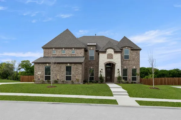$756,159 | 411 South Hidden Lks Drive, DeSoto, TX 75115