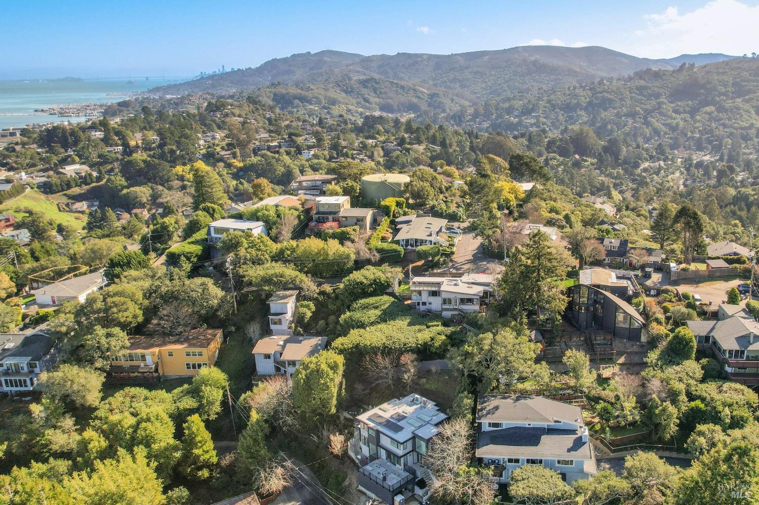 981 Greenhill Road Mill Valley, CA 94941 - Photo 3 of 91