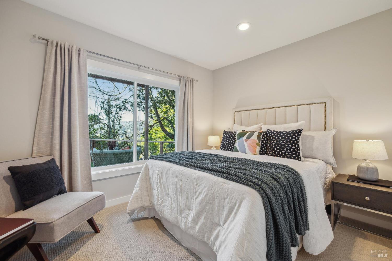 981 Greenhill Road Mill Valley, CA 94941 - Photo 54 of 91 a bed room with a bed and a couch