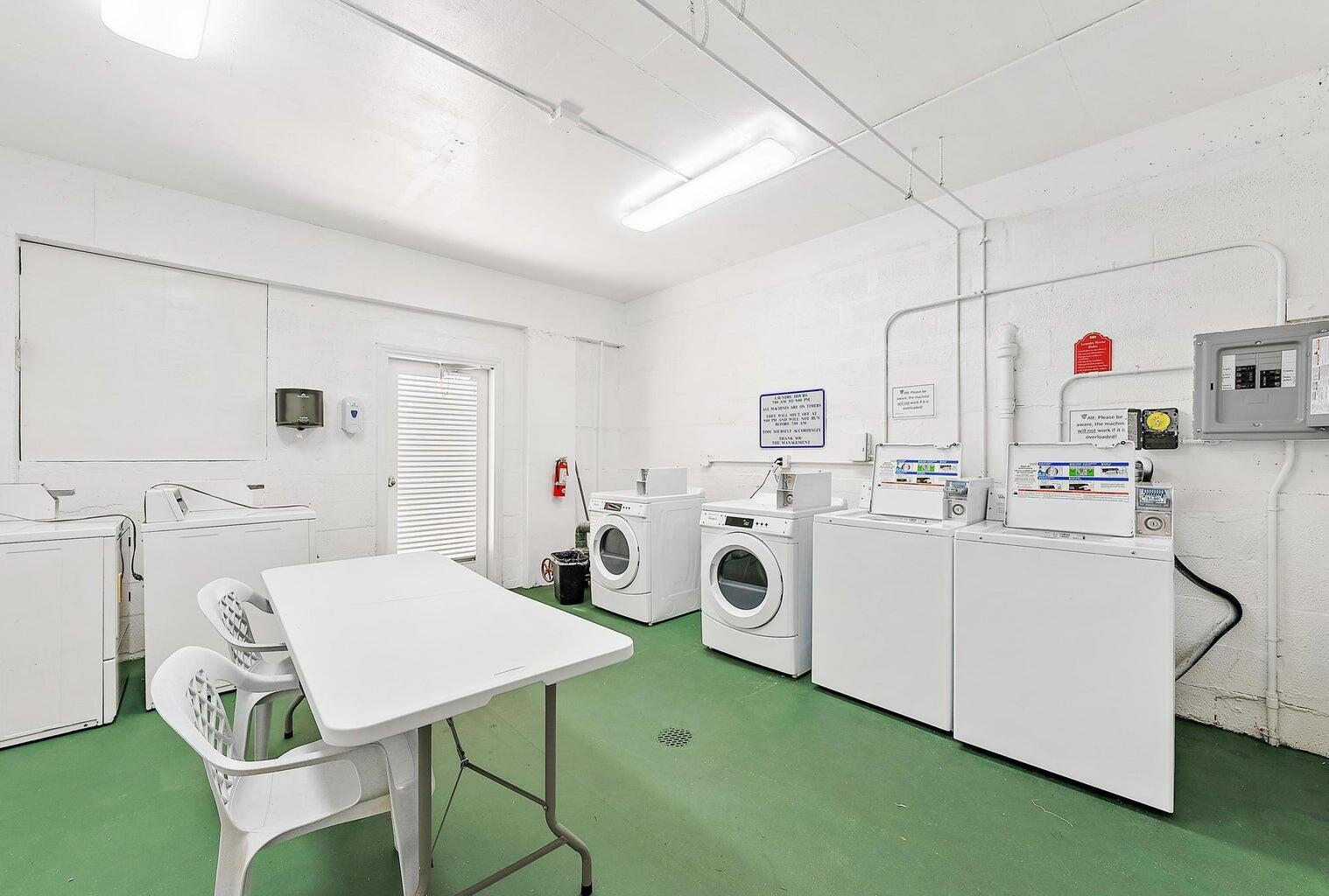 15 South Golfview Road, Unit 403 Lake Worth Beach, FL 33460 - Photo 12 of 32 Laundry