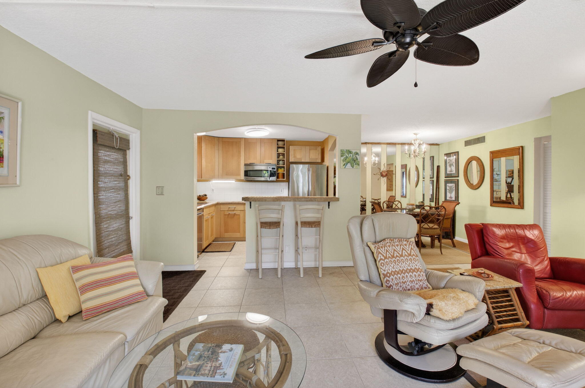 501 Dotterel Road, Unit 26B Delray Beach, FL 33444 - Photo 13 of 48 a living room with furniture