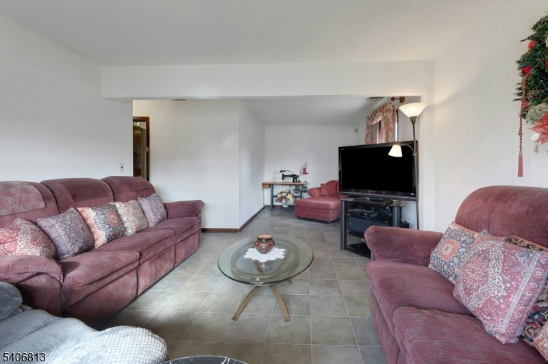 4 Highfield Court Wayne, NJ 07470 - Photo 12 of 40