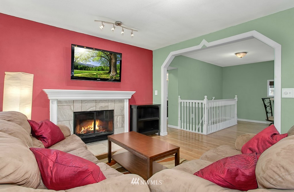 317 Powell Avenue Southwest Renton, WA 98057 - Photo 2 of 17