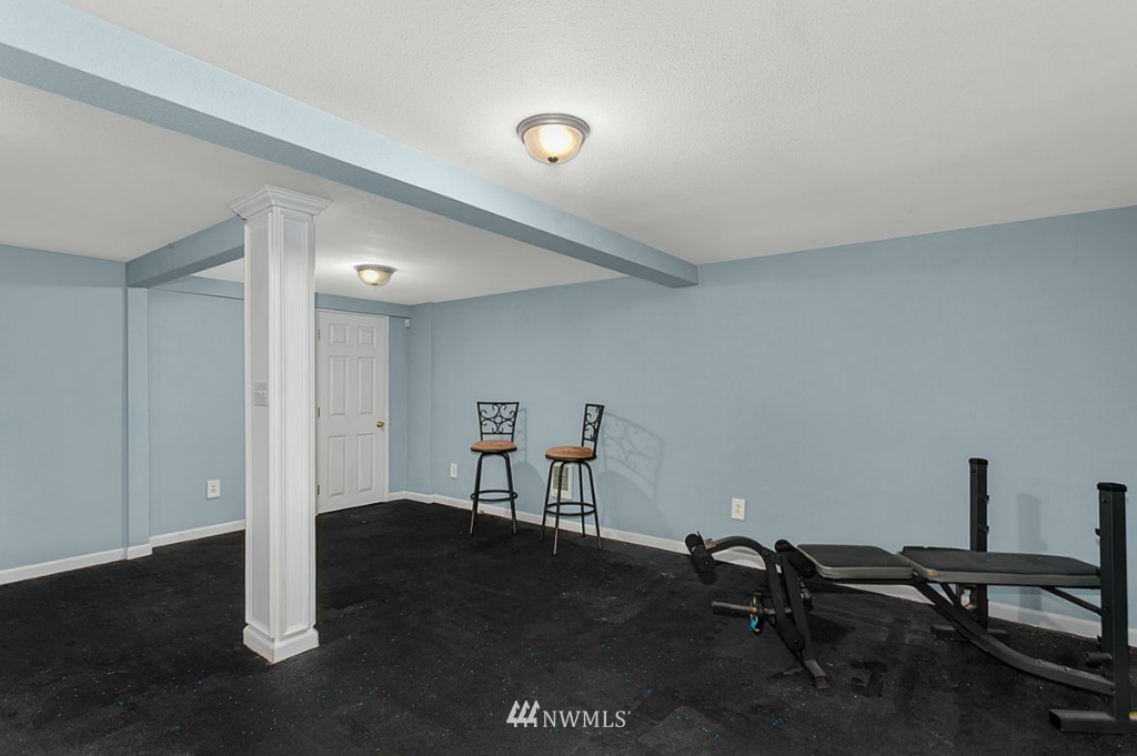 317 Powell Avenue Southwest Renton, WA 98057 - Photo 10 of 17