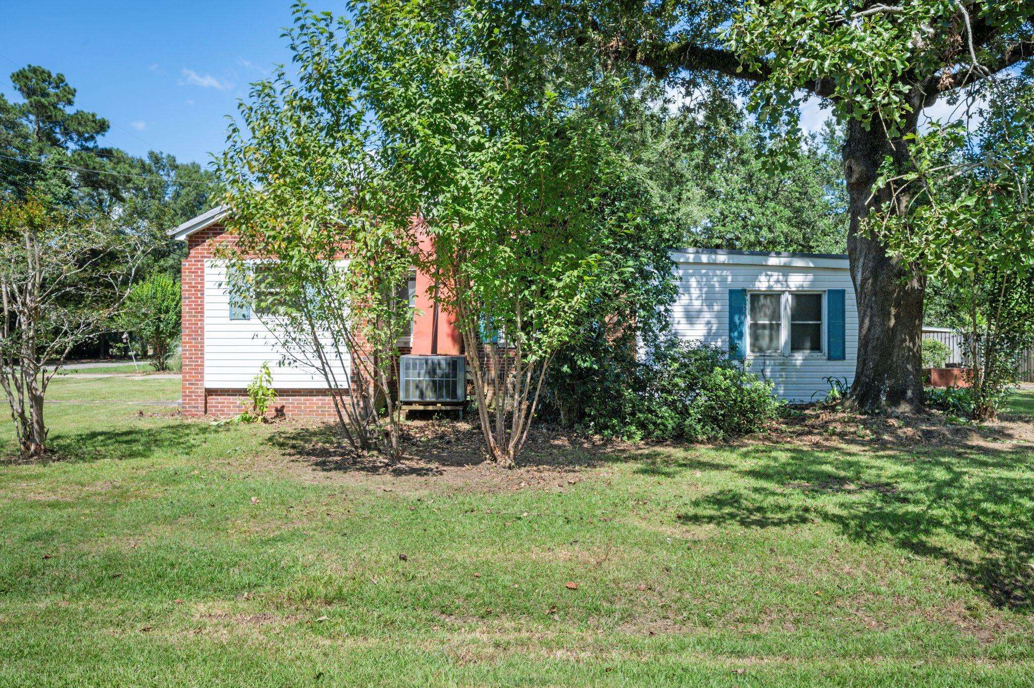 411 West 6th Street Bay Minette, AL 36507 - Photo 4 of 28 Yard