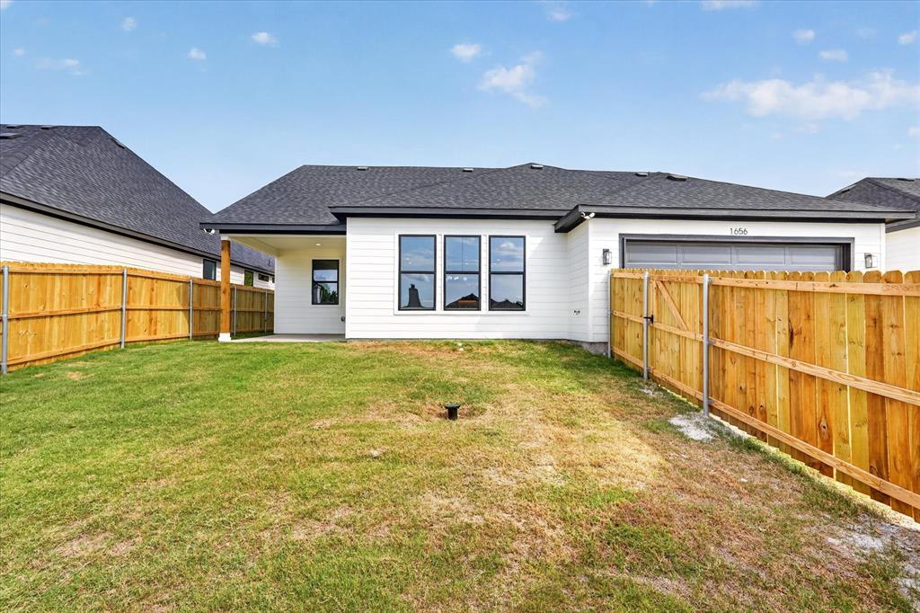 1656 West Wintergreen Road Lancaster, TX 75134 - Photo 28 of 31 Gallery Image 28