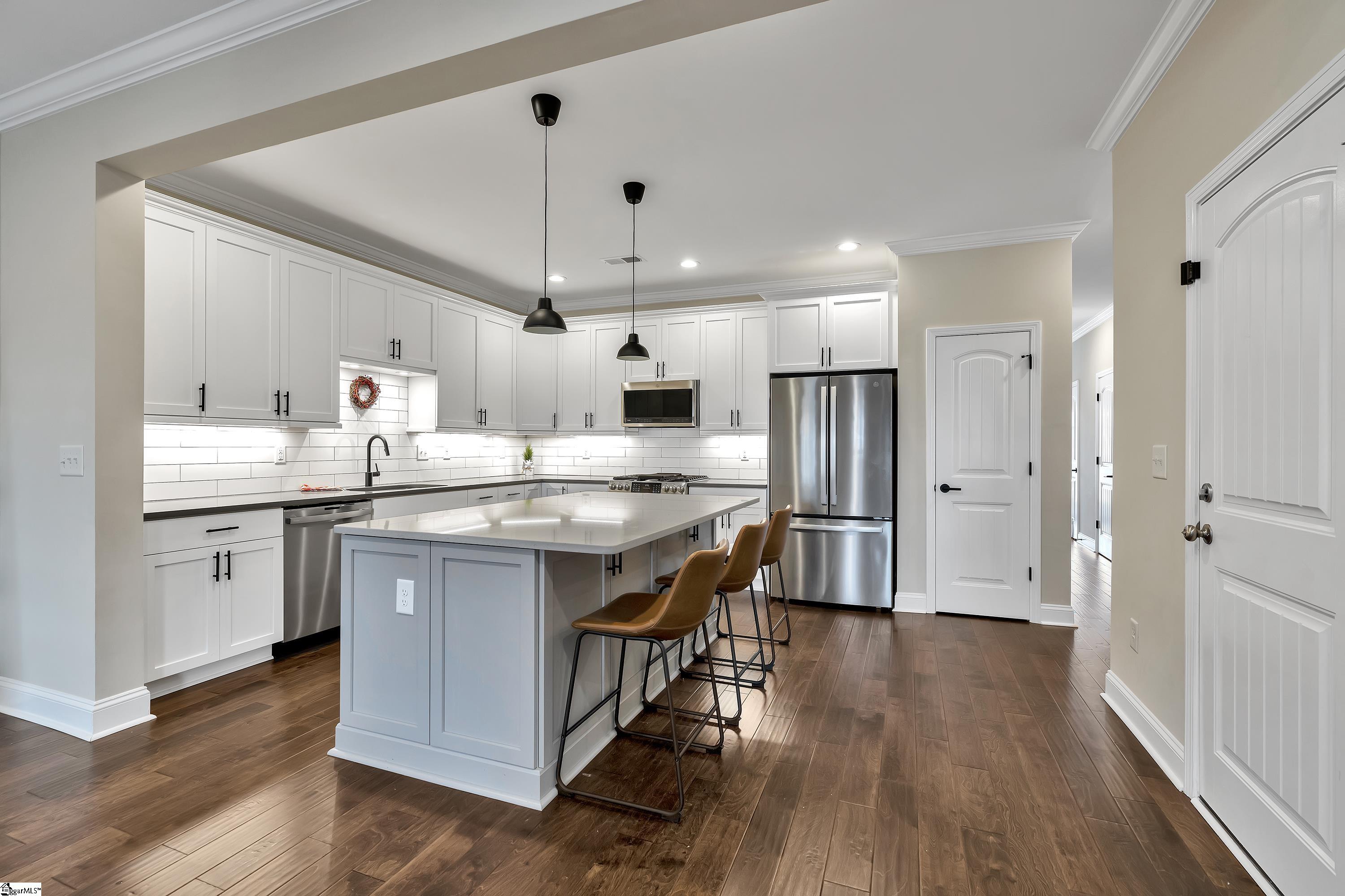 251 Rocky Slope Road Greenville, SC 29607 - Photo 4 of 27 Gallery Image 4