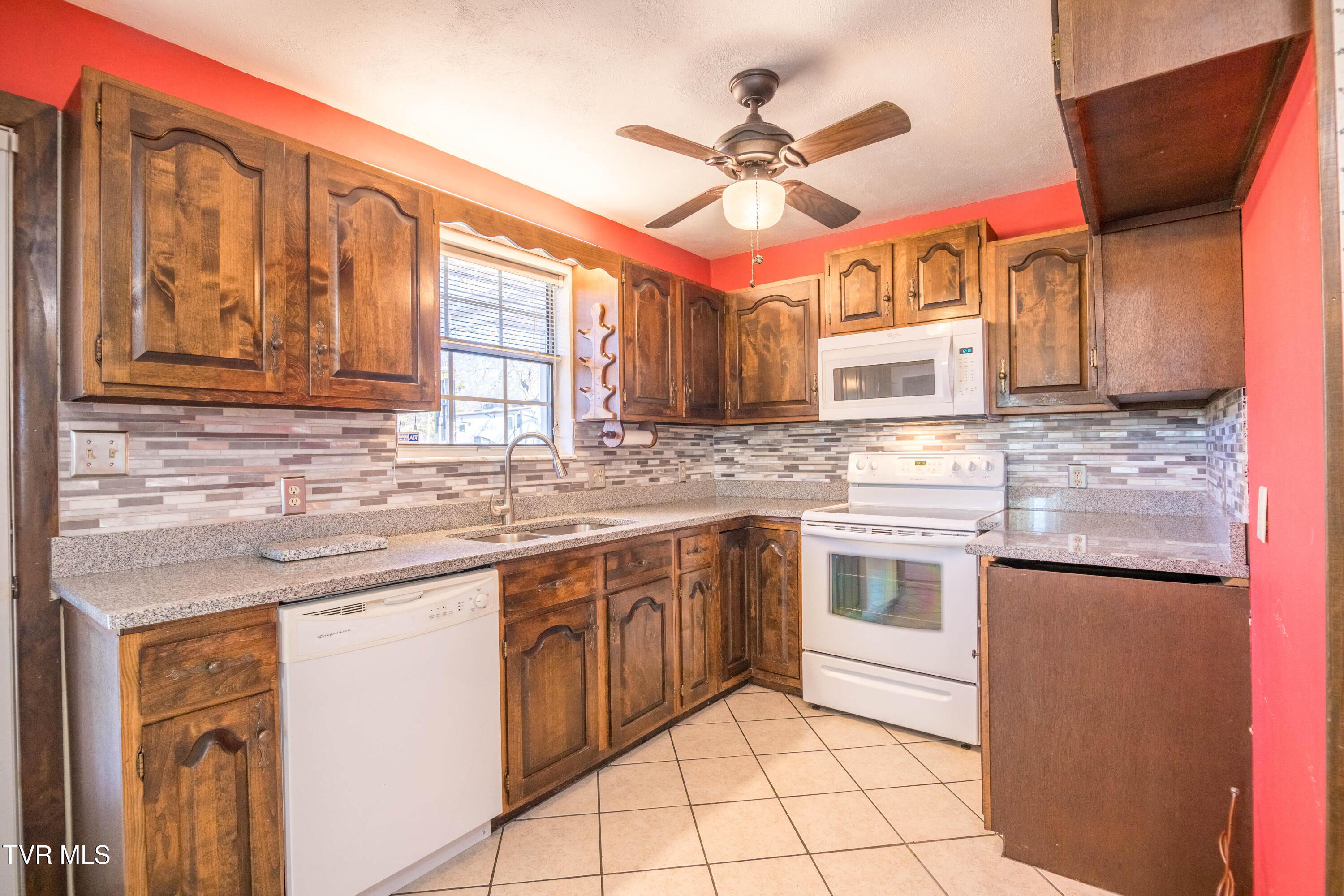 100 Mingo Trail Greeneville, TN 37743 - Photo 11 of 52 087A0789-HDR