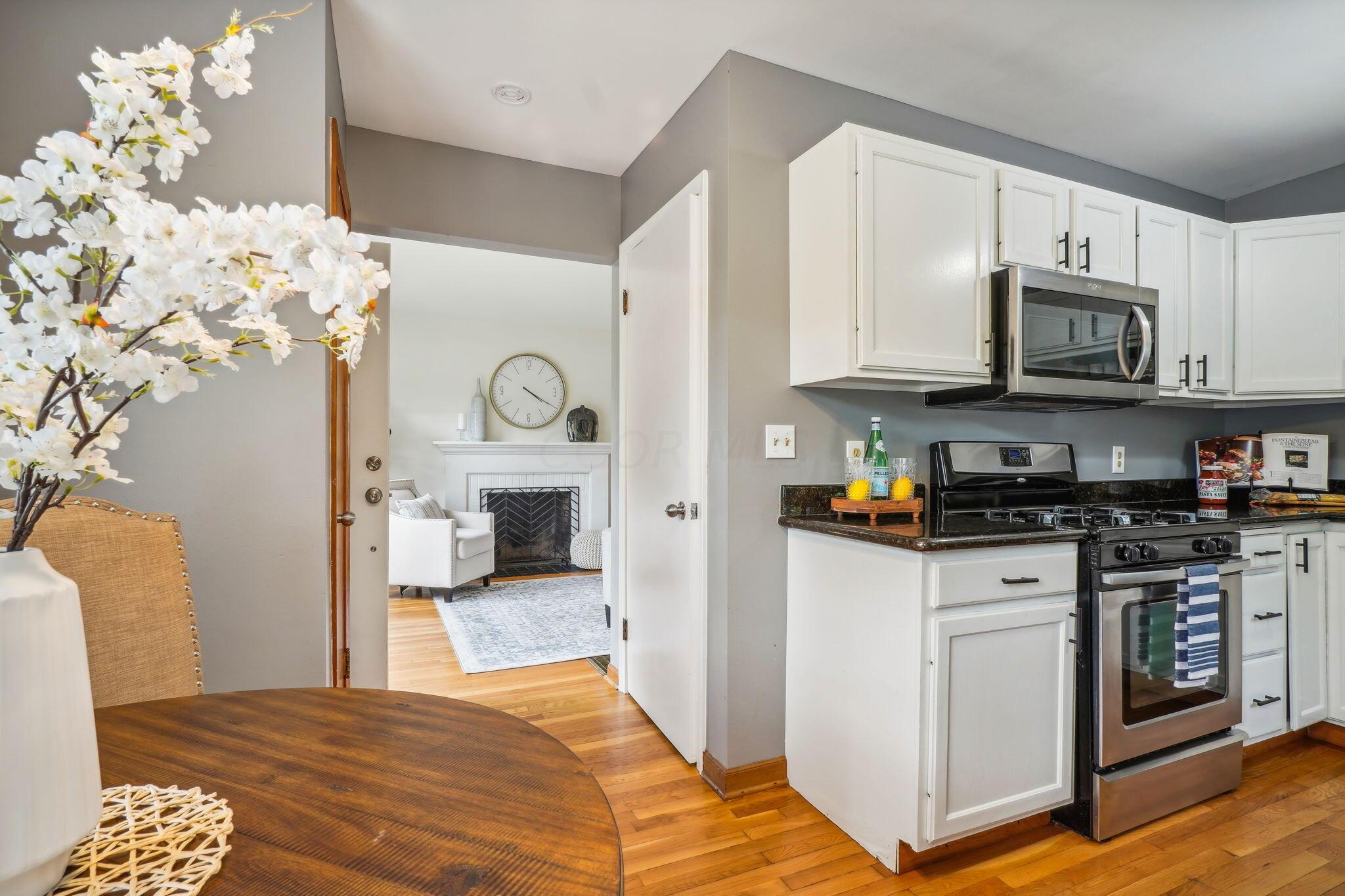 2184 Shrewsbury Road Columbus, OH 43221 - Photo 7 of 30 7-web-or-mls-2184-shrewsbury-rd
