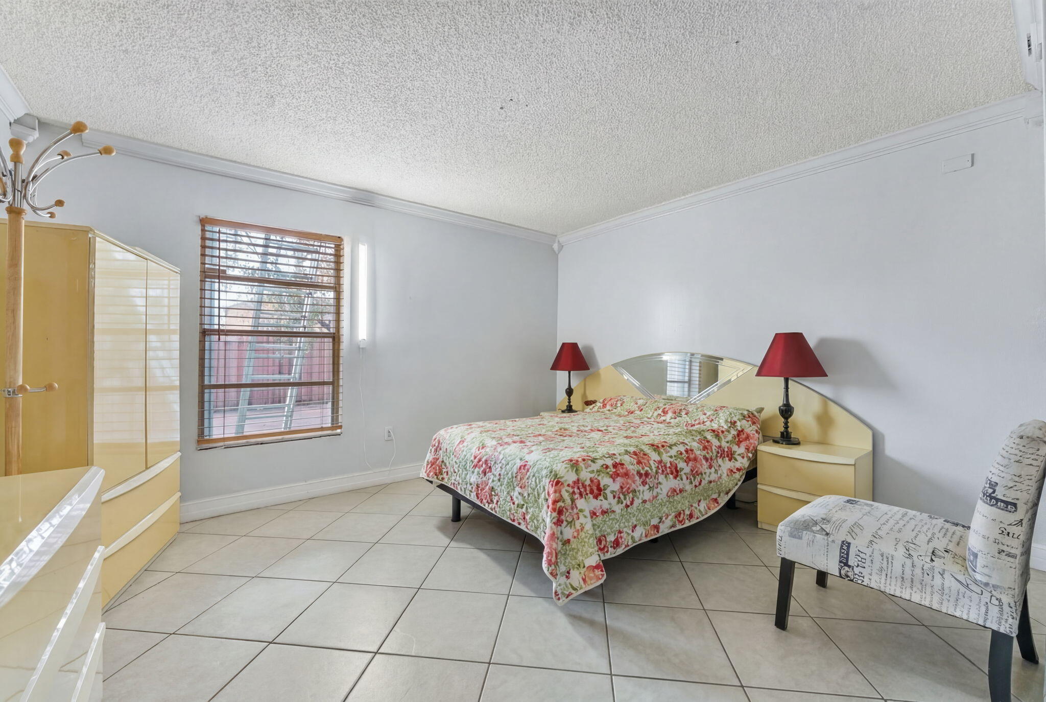1725 West 60th Street, Unit F126 Hialeah, FL 33012 - Photo 10 of 20 19-web-or-mls-hf_20260310_223305_e9d938a