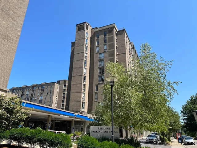 $530,000 | 33 Pond Avenue, Unit 422, Brookline, MA 02445