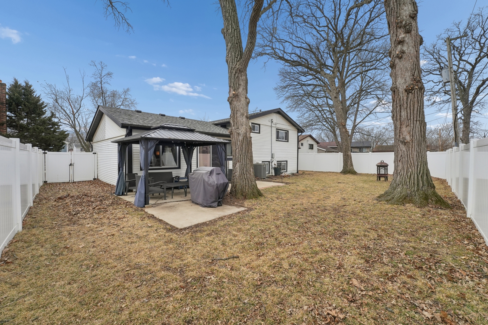 5166 Aldersyde Road Oak Forest, IL 60452 - Photo 12 of 12 a view of a house with a outdoor space