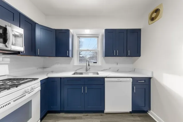 $2,500 | 8142 South Yates Boulevard, Chicago, IL 60617