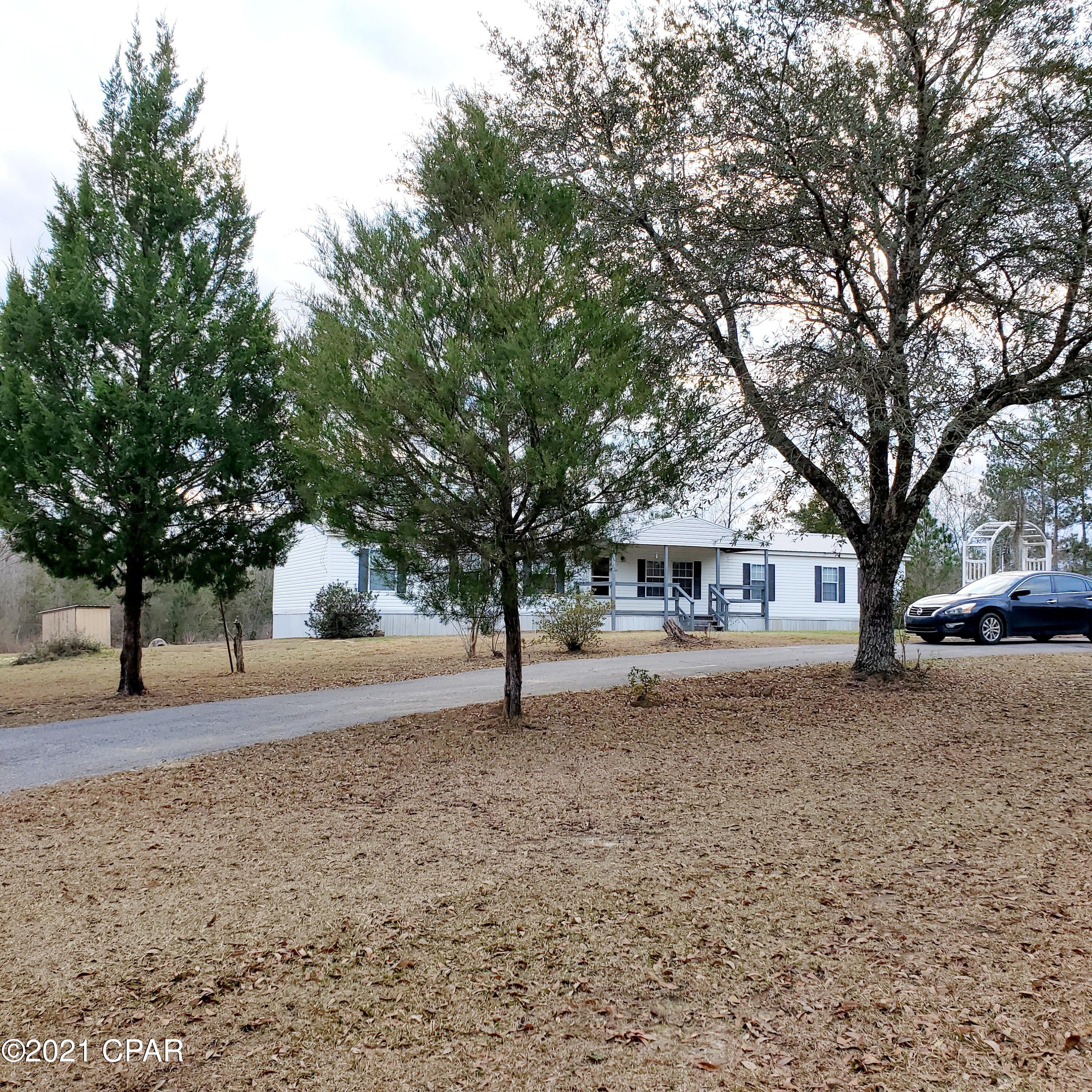 3835 Wilderness Road Vernon, FL 32462 - Photo 2 of 33