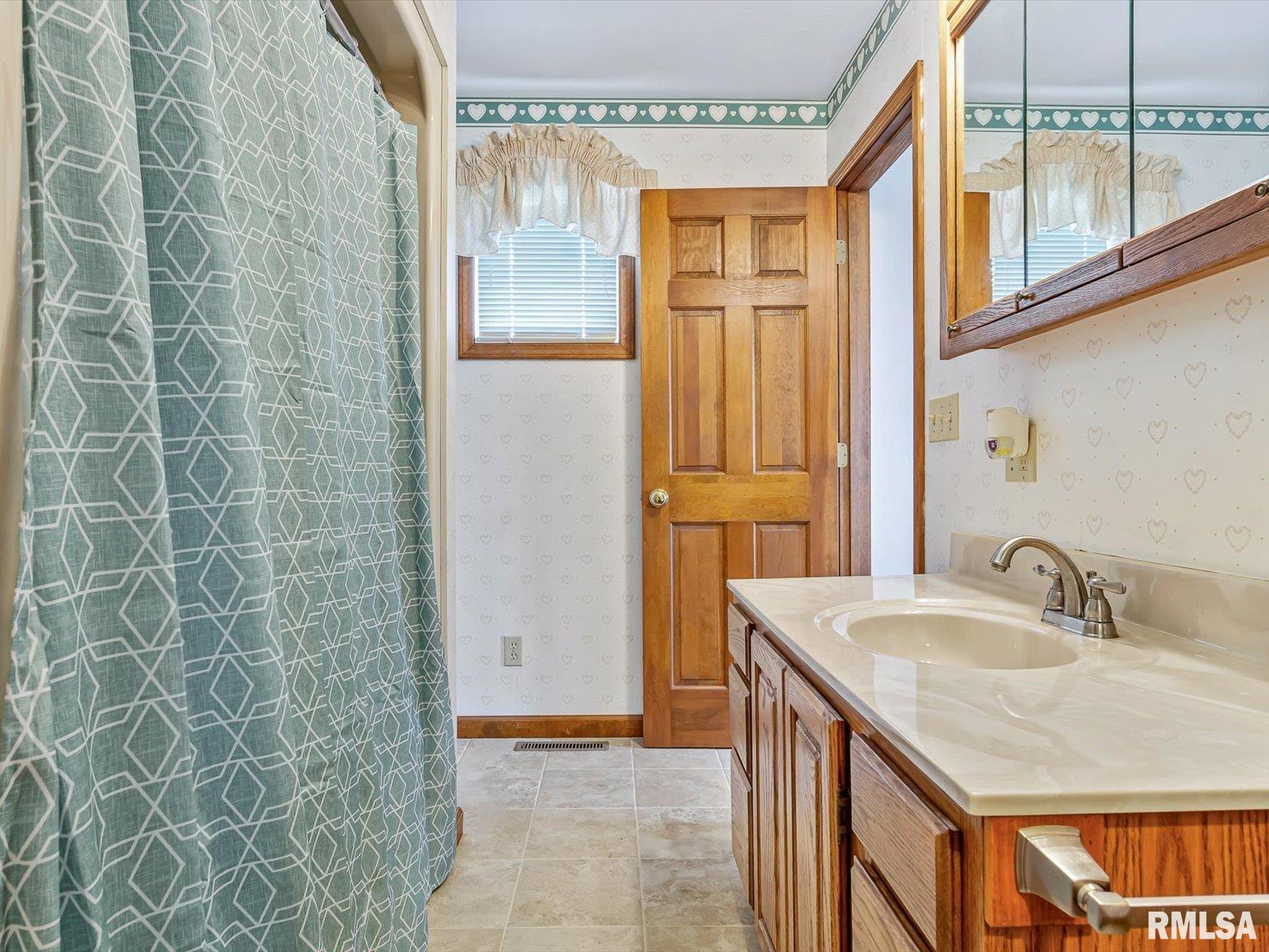 582 South 3rd Street Radom, IL 62831 - Photo 13 of 24 Gallery Image 13