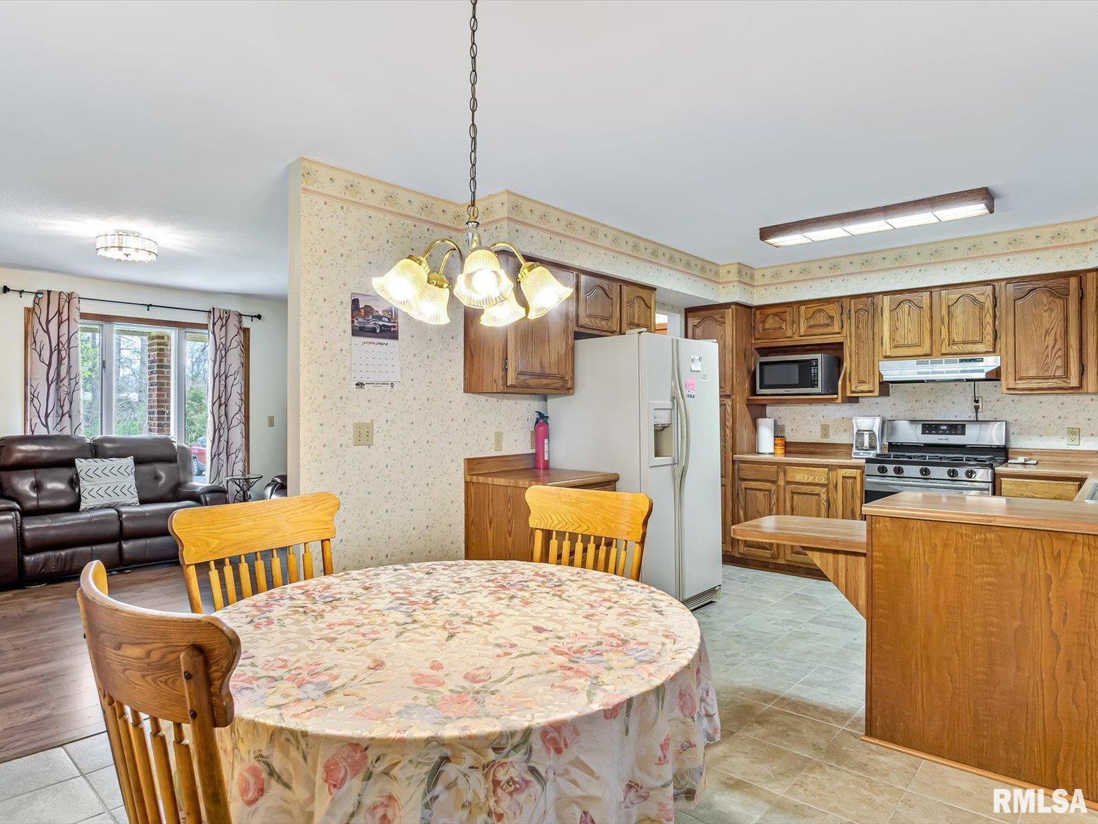 582 South 3rd Street Radom, IL 62831 - Photo 15 of 24 Gallery Image 15