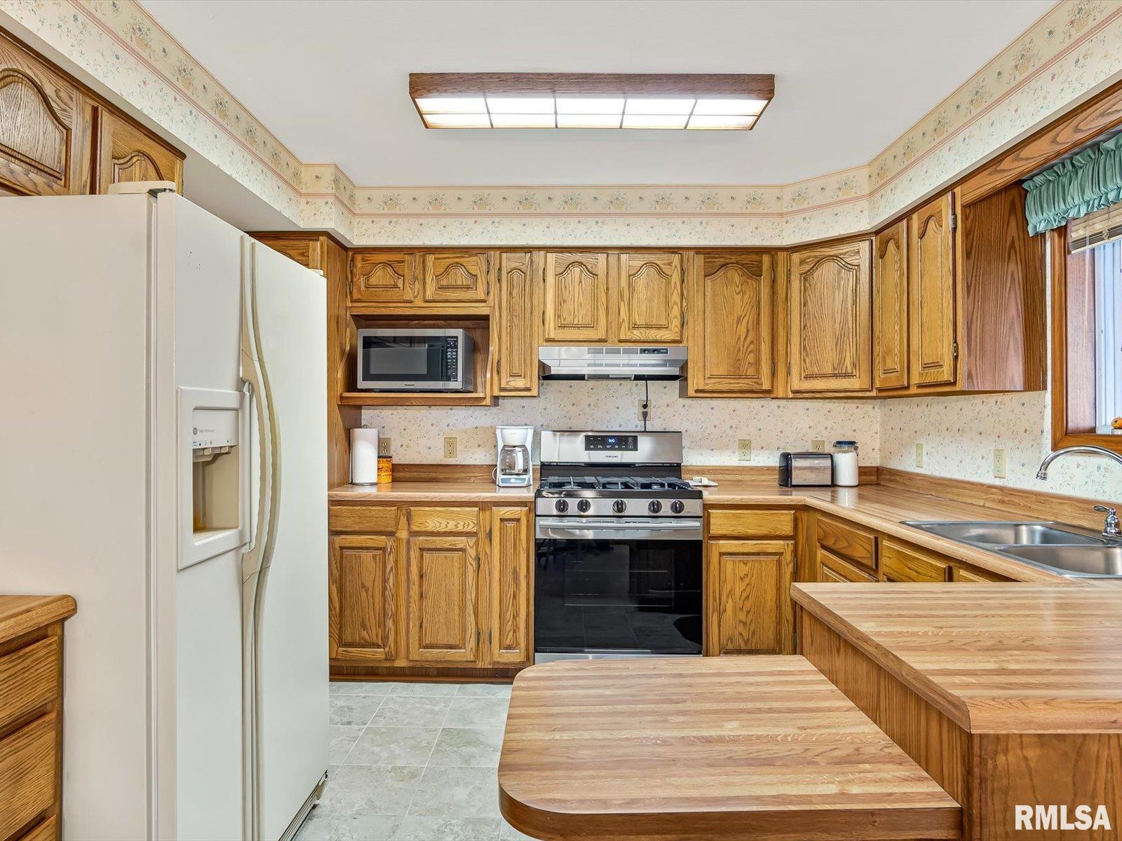 582 South 3rd Street Radom, IL 62831 - Photo 16 of 24 Gallery Image 16