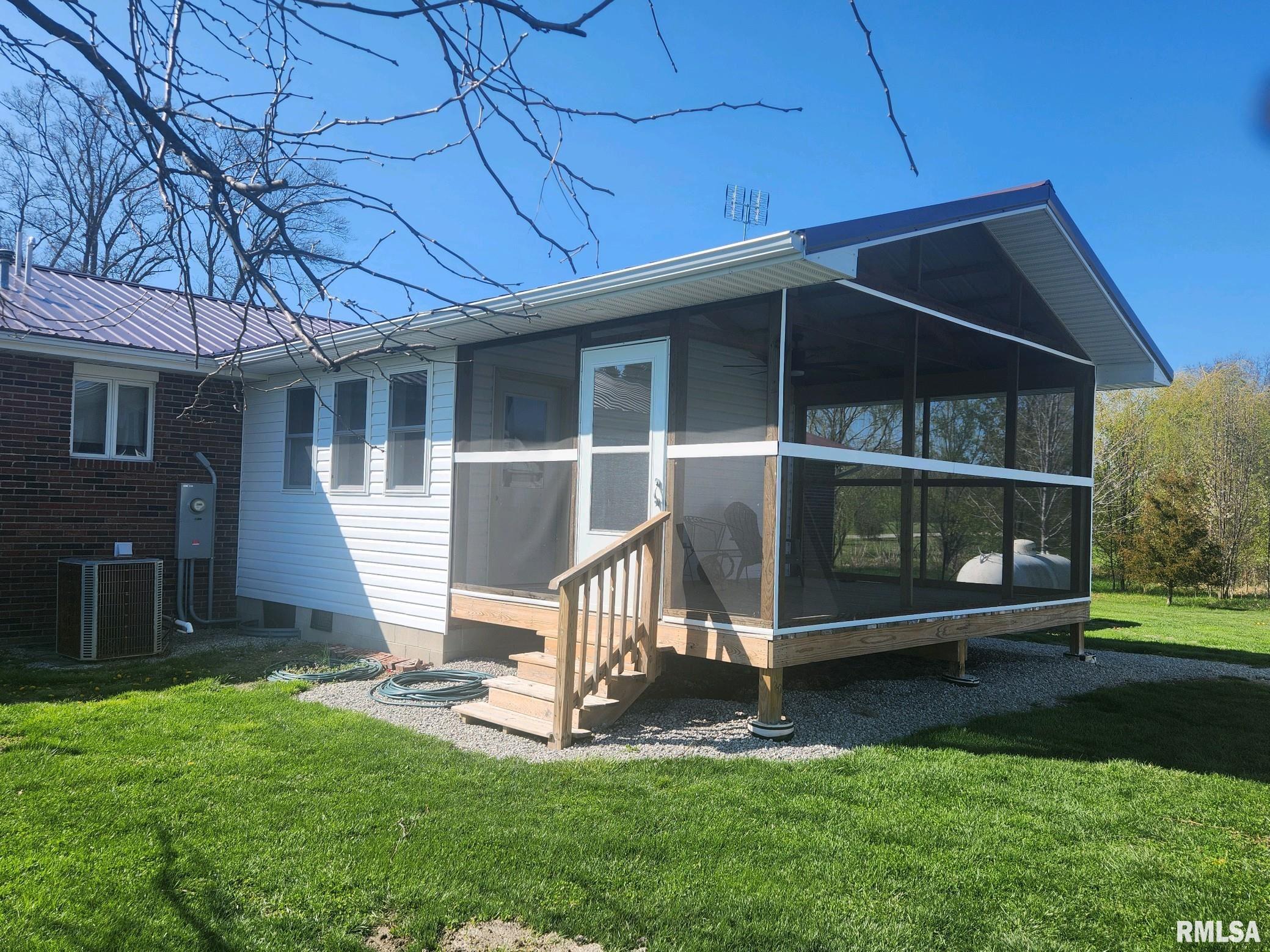 582 South 3rd Street Radom, IL 62831 - Photo 20 of 24 Gallery Image 20