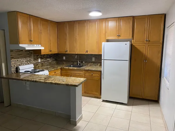 $1,375 | 5168 Northeast 6th Avenue, Unit 430, Oakland Park, FL 33334
