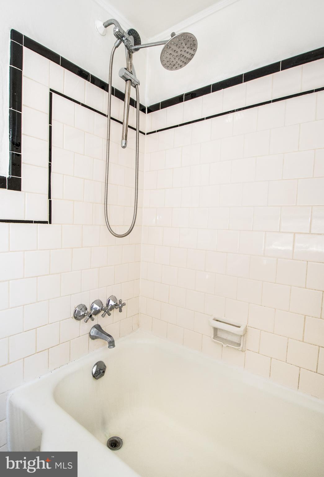 5218 Kelway Road Baltimore, MD 21239 - Photo 13 of 14 Bathroom