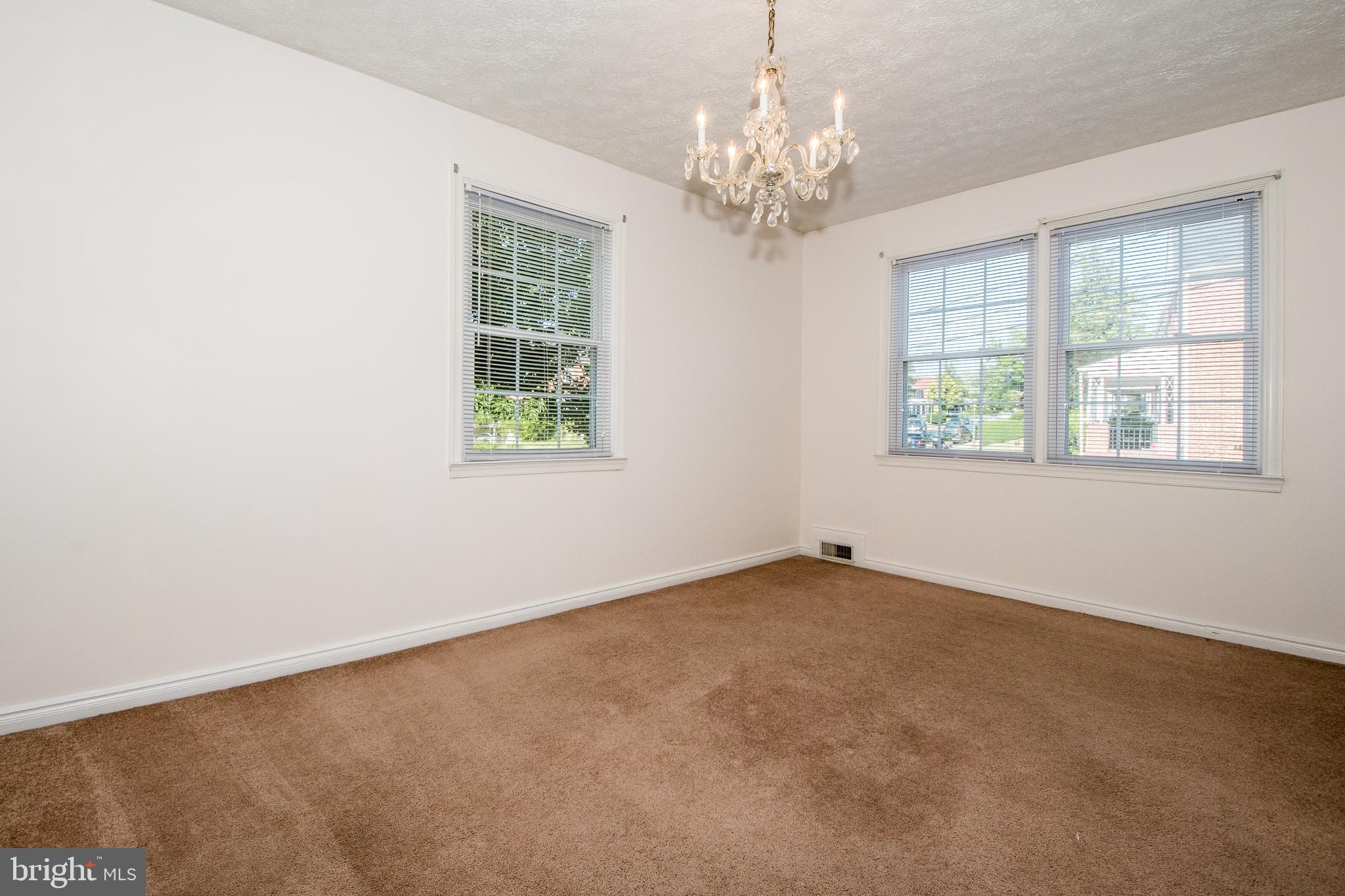5218 Kelway Road Baltimore, MD 21239 - Photo 6 of 14 Dining Room