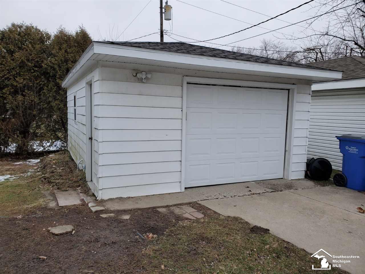 975 Cole Road Monroe, MI 48162 - Photo 12 of 12 50006007-11.JPG